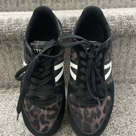 Super cute Tretorn sneakers - Picture 8 of 9